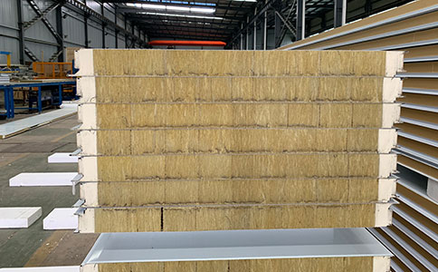 你知道兩側(cè)聚氨酯巖棉夾芯板嗎？