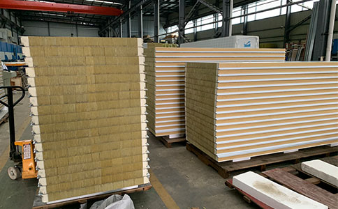 巖棉夾芯橫裝板在施工中有哪些需要注意的事項？